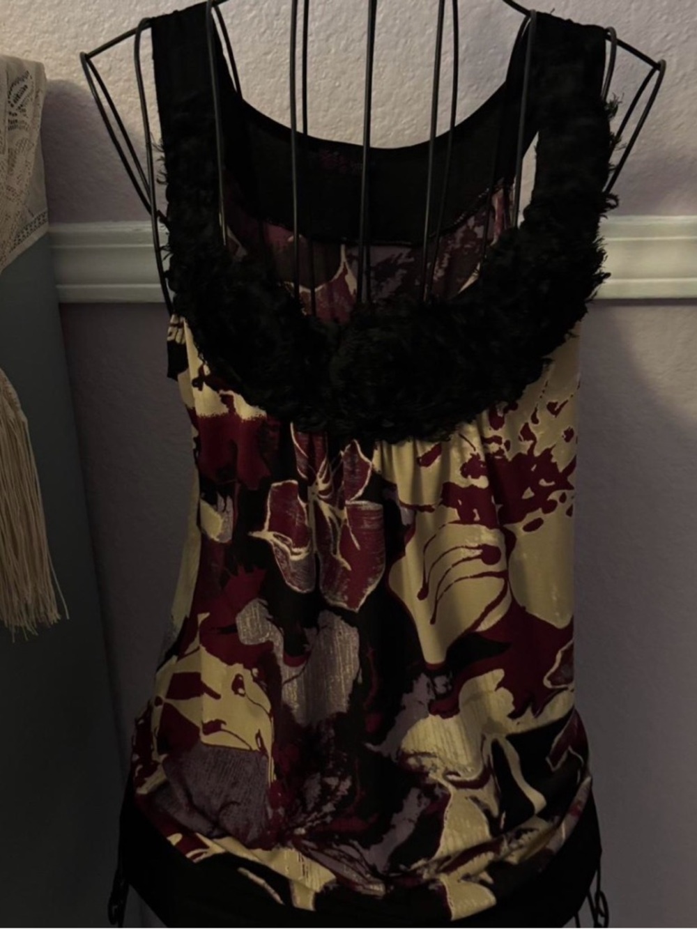 Women’s Y2K Sleeveless Floral Print Tank with Fuzzy Black Trim Size Medium